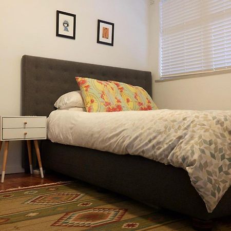 World Travellers Eclectic Apartment เคปทาวน์ ภายนอก รูปภาพ