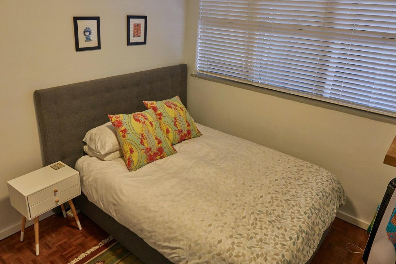 World Travellers Eclectic Apartment เคปทาวน์ ภายนอก รูปภาพ